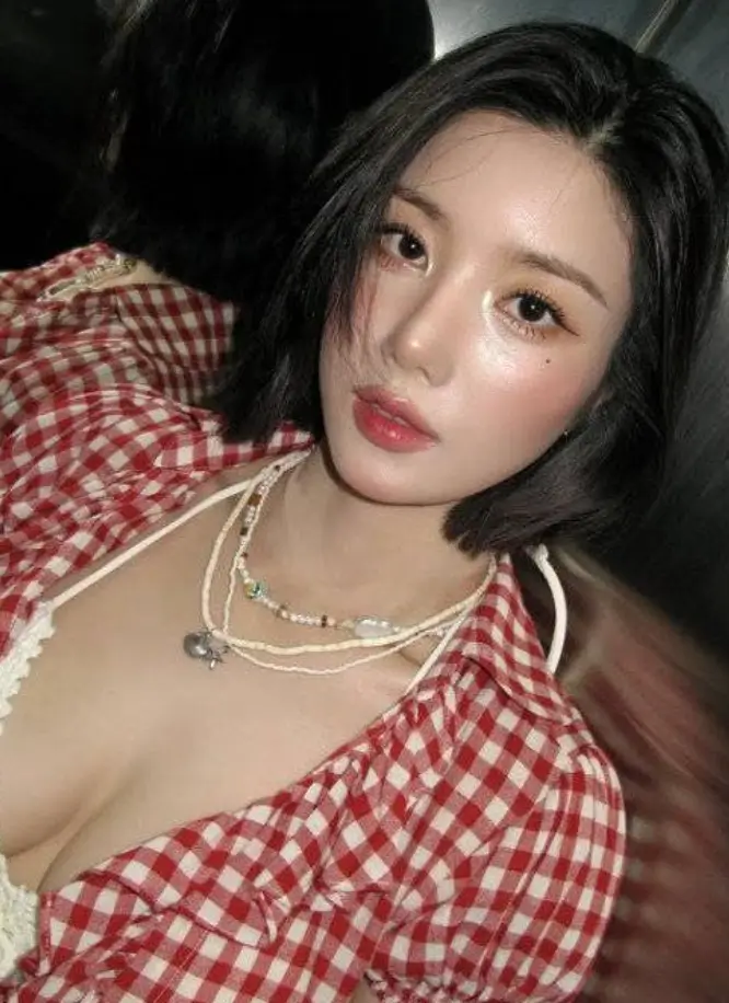 권은비 워터밤