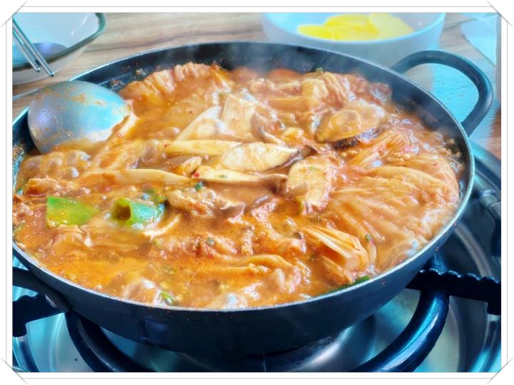 생방송투데이-만두-버섯전골-김치만두전골-전남-여수-맛집-소개