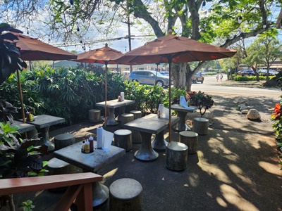 쿠아아이나샌드위치숍야외테이블