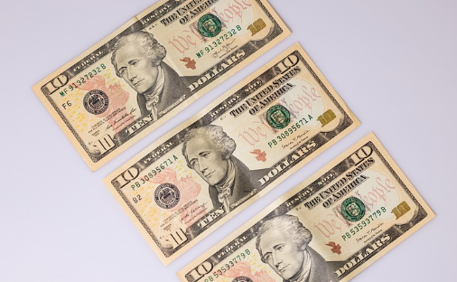 달러가 나열된 사진