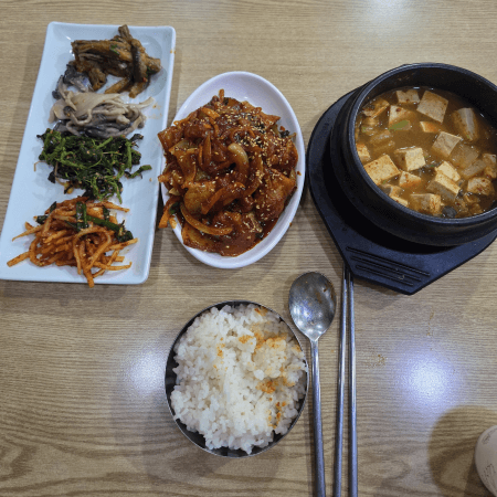 수유시장 맛집 영경네 한상 차림