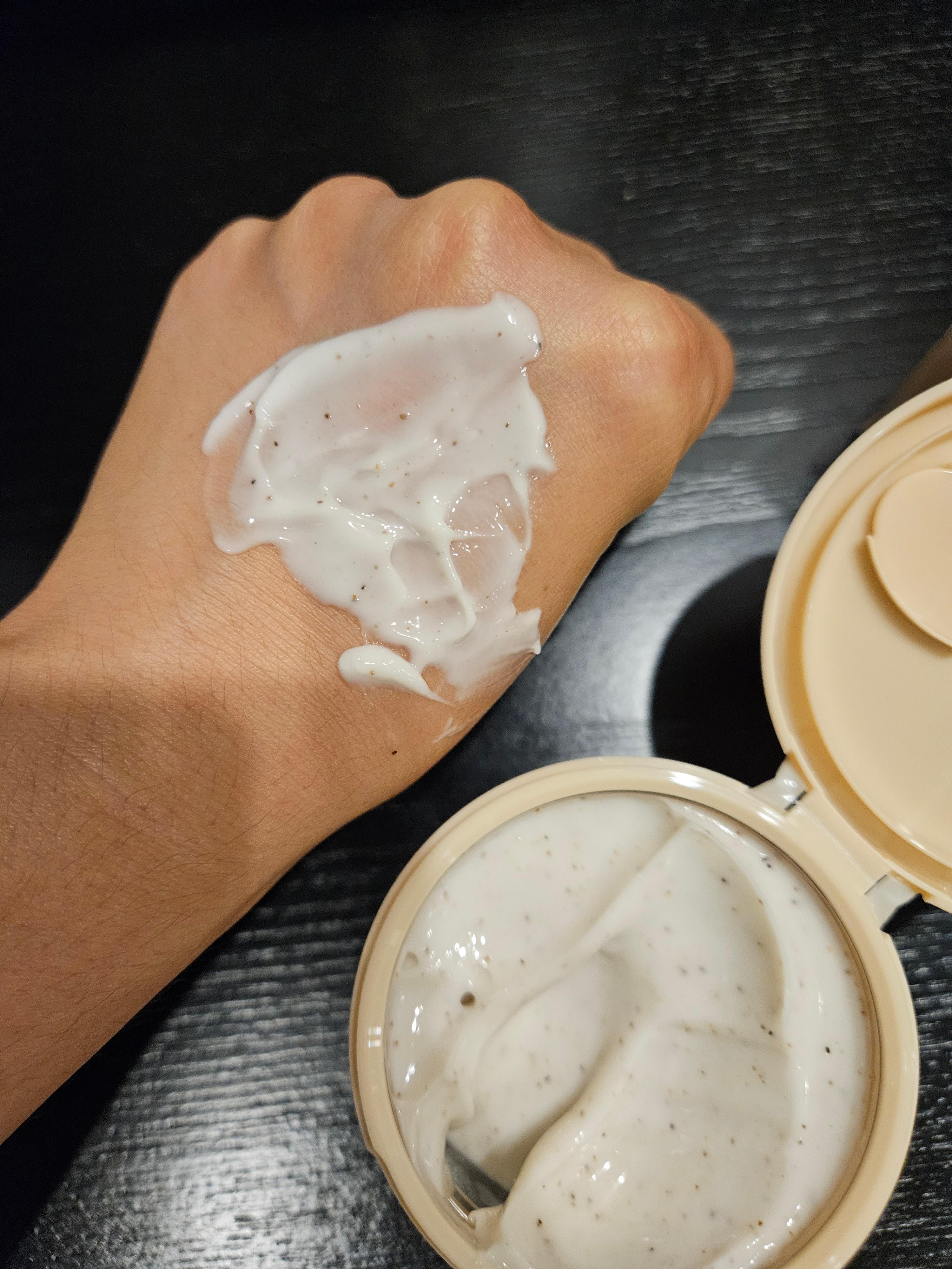 아리얼 스킨밸런스 율무 효소 워시오프 마스크팩(100ml) 텍스처