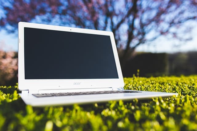 자동차 디지털전환 전략 (차량 OS, 데이터, 인터페이스)