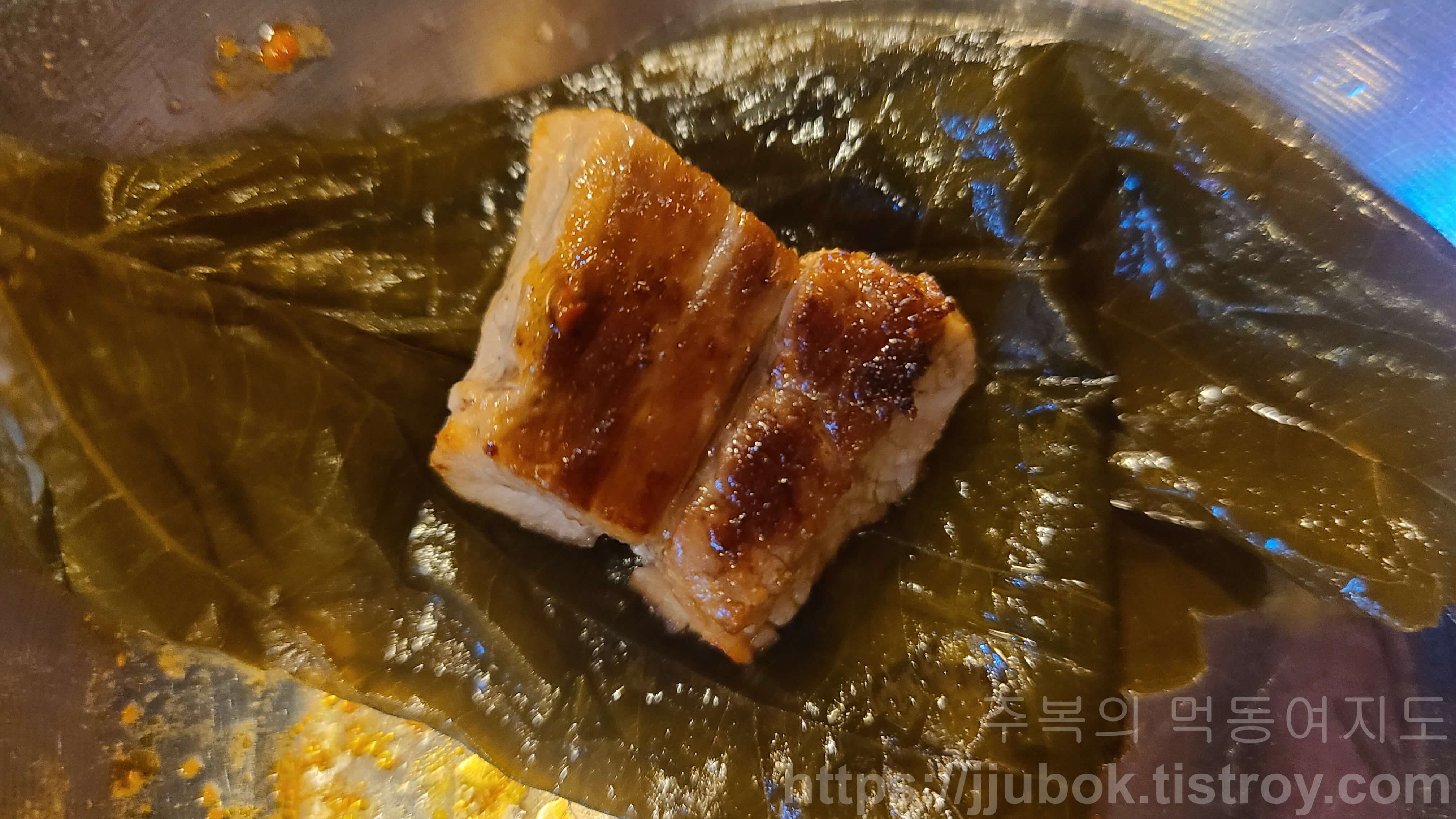 삼식이네고깃집-생오겹살-명이나물