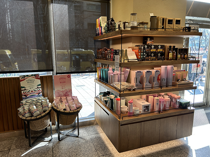 스타벅스-목동트라팰리스점-내부2