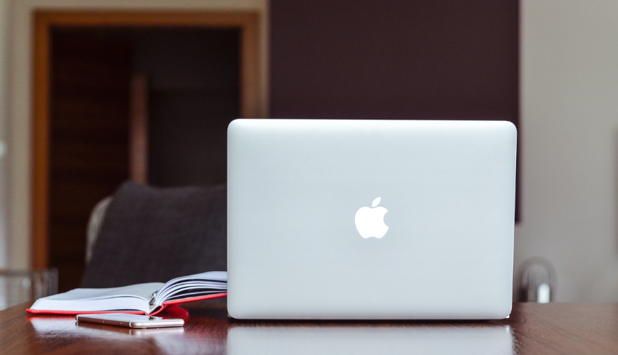 전통 교과서와 AI 디지털 교과서의 비교: 미래 교육의 방향성