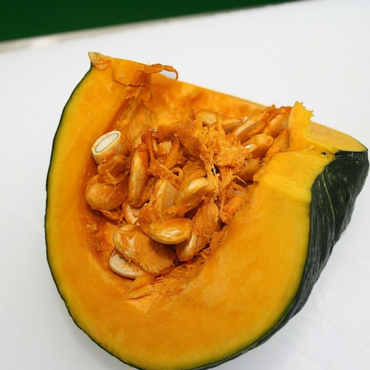 단호박-4등분한-사진