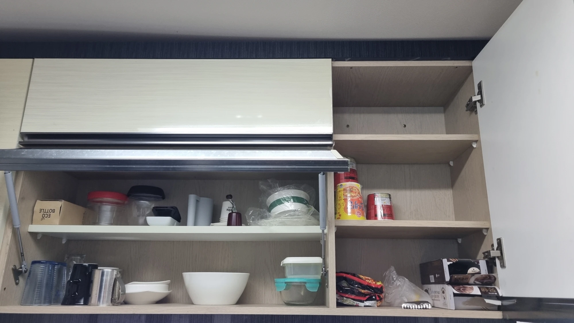싱크대 선반 모습