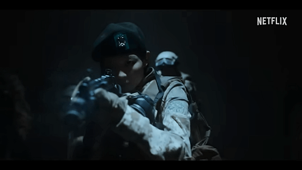 총을-겨누고-있는-모습