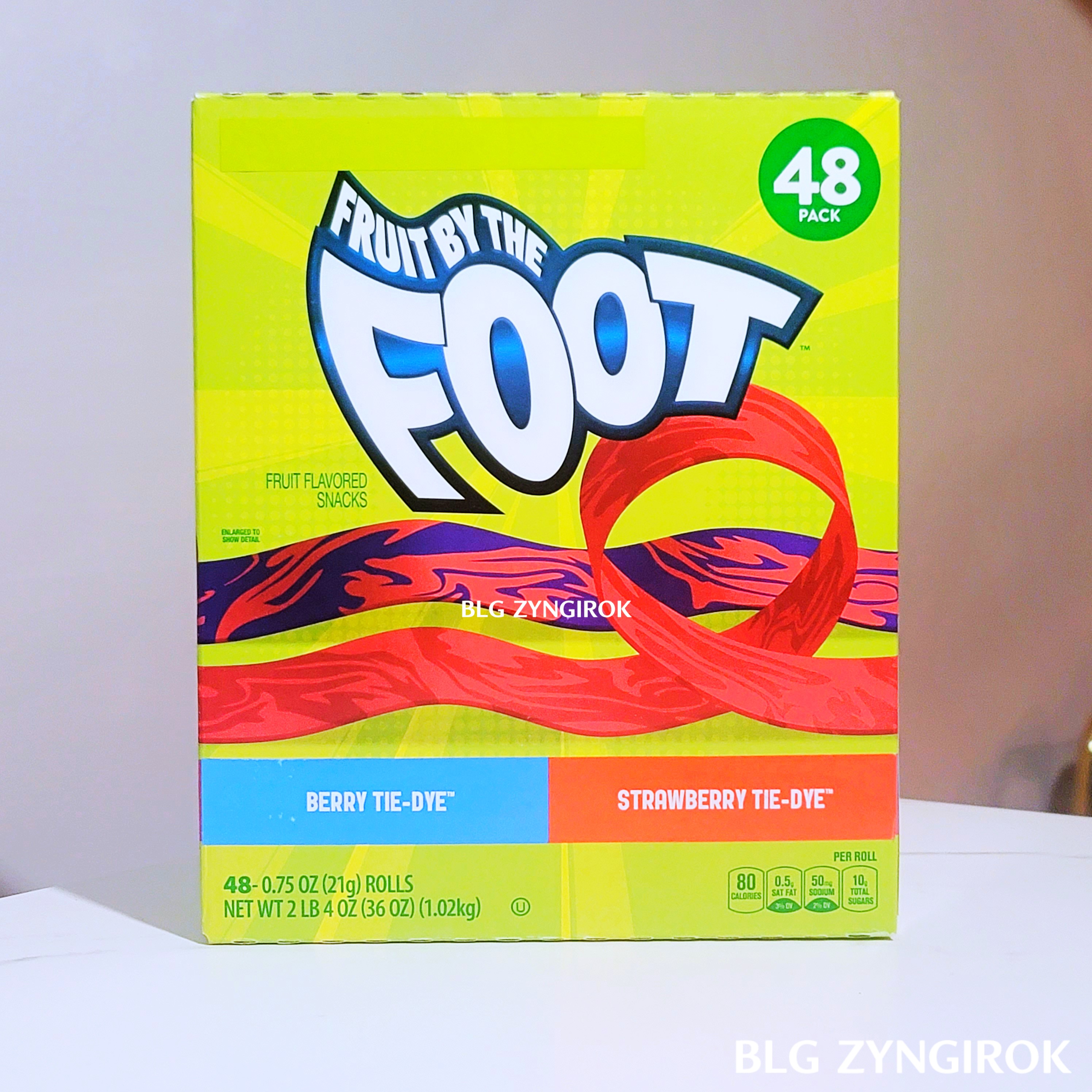 푸룻바이더풋-상자가-테이블-위에-놓여있다.