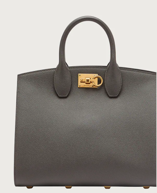 페리가모 스튜디오 백 누끼 이미지