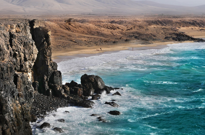 끝없이 펼쳐진 푸른 바다