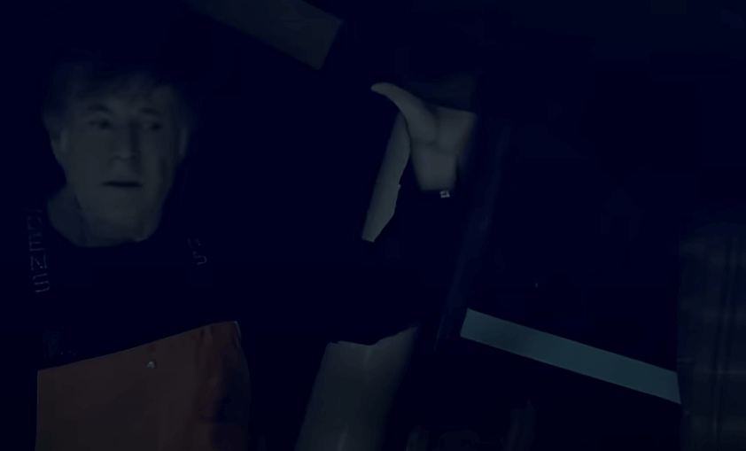 고무보트를 타고 표류