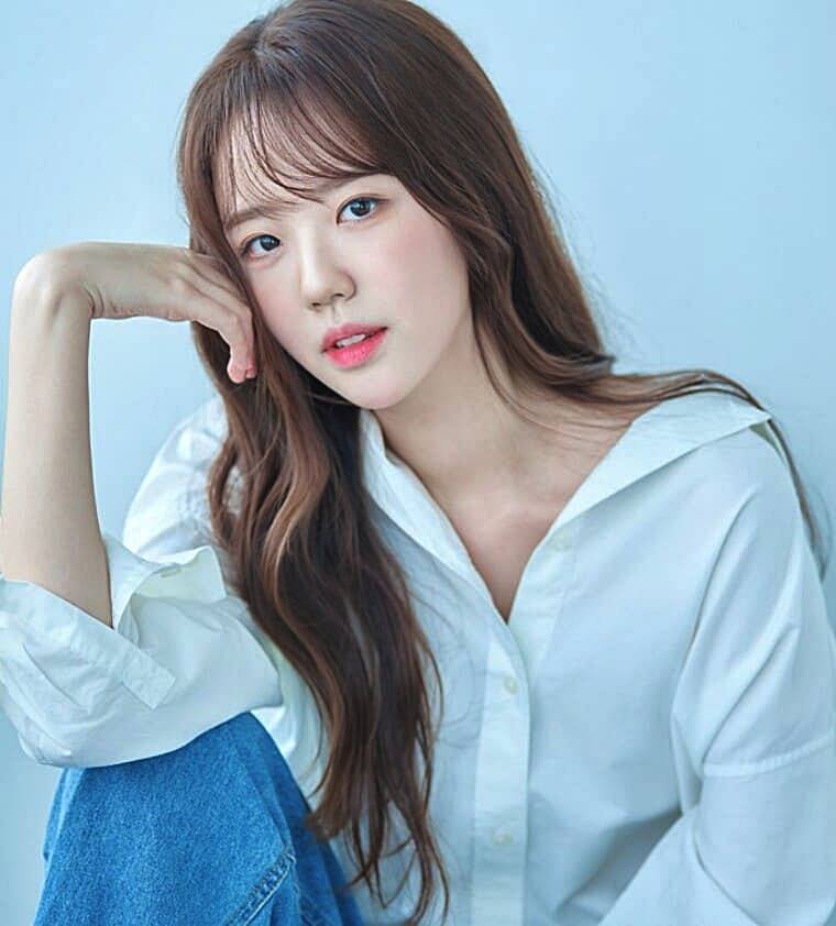 배우-지예은