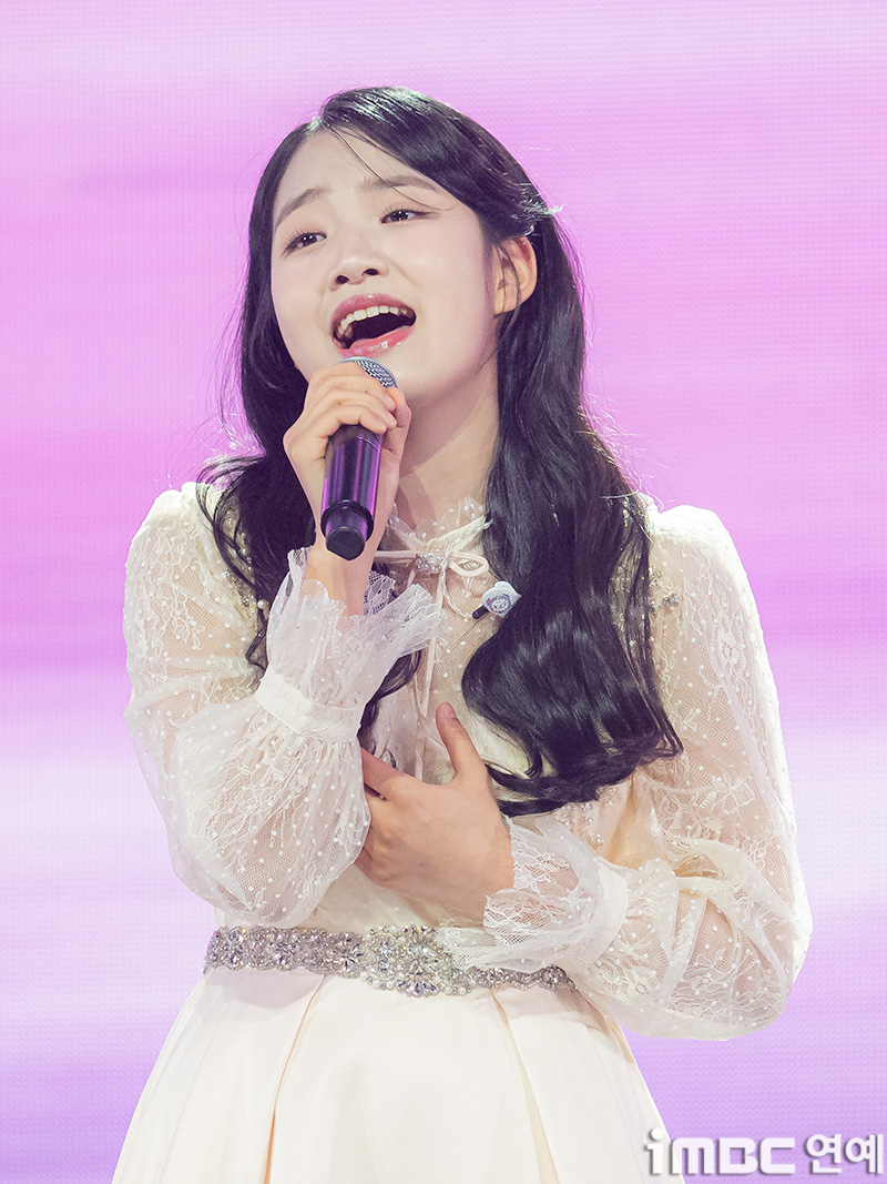 김태연 노래모음 대표곡 관련 가수 모습
