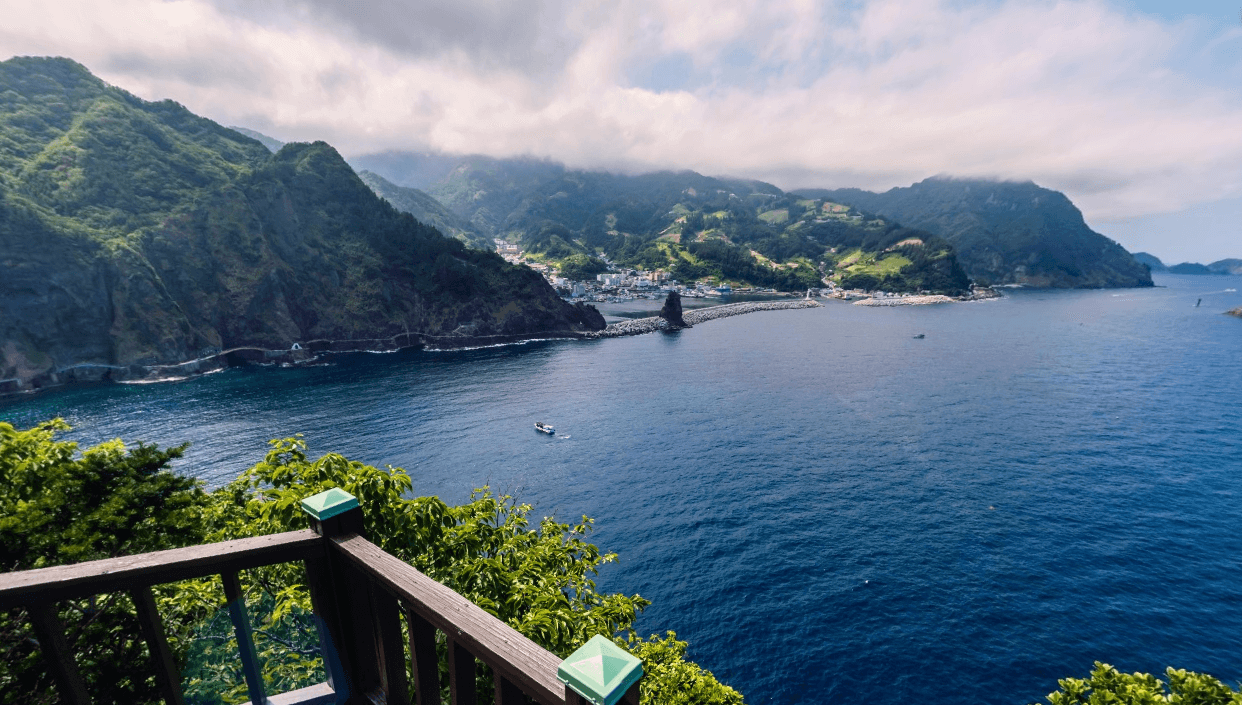 행남 해안산책로 에메랄드빛 바다 위를 걷는 기적