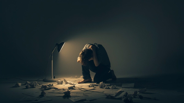 아이디어와 가능성이 하찮게 여겨졌을 때의 상처, 창의적 불꽃이 꺼트려질 때에 관한 그림