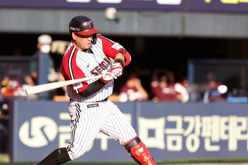 야구선수 유강남 홈런