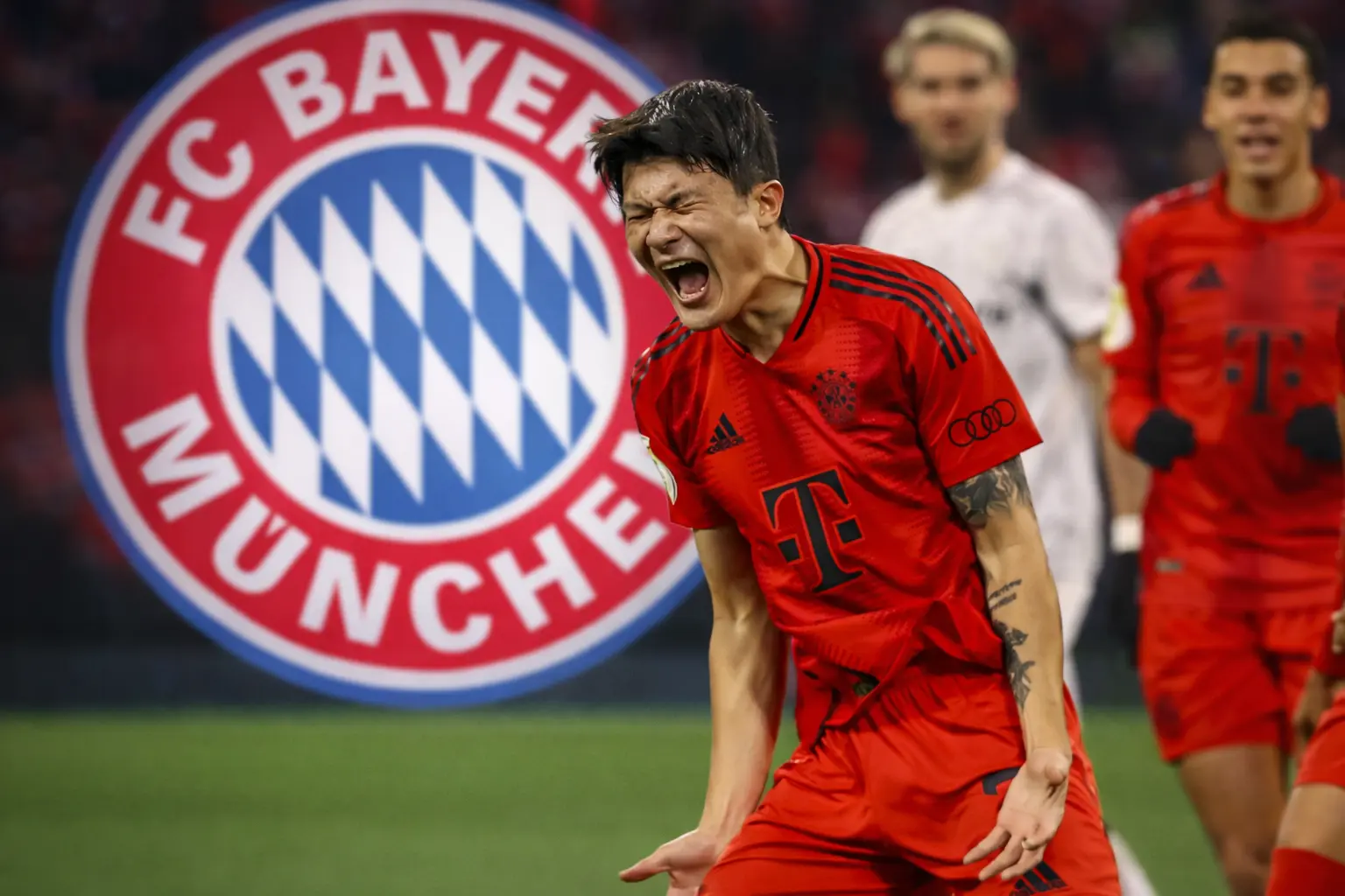 바이에른 뮌헨 수비수 김민재가 수비에 성공하면서 포효하는 모습