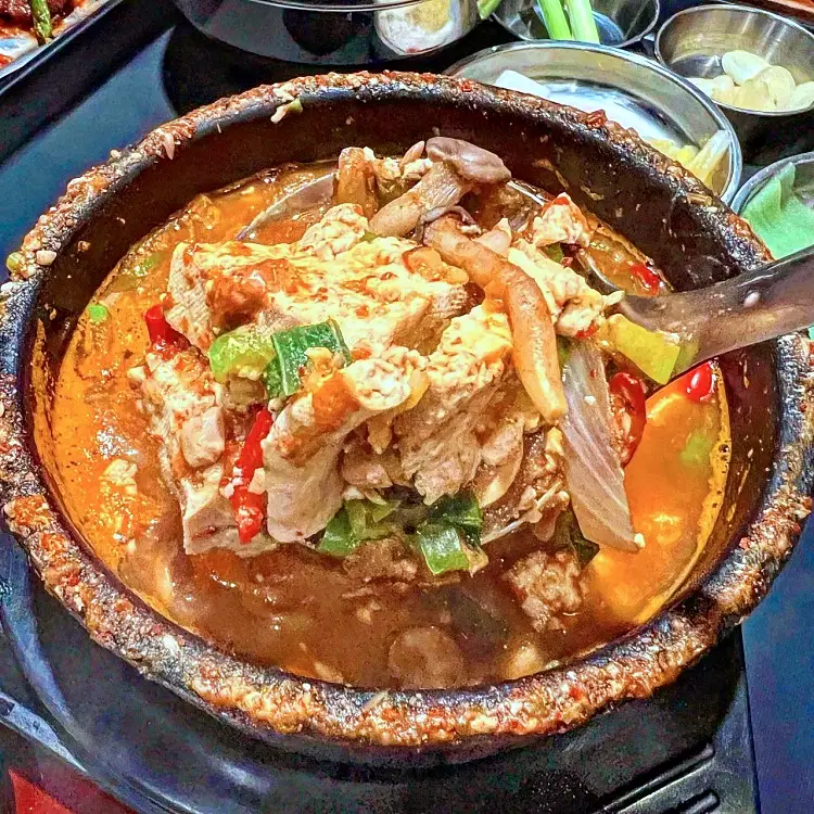 줄서는식당 김준호 추천 고추장 삼겹살, 숯불 초벌 쪽갈비, 물갈비 구수한 청국장 맛있는 식당 강남 선릉역 맛집 소개