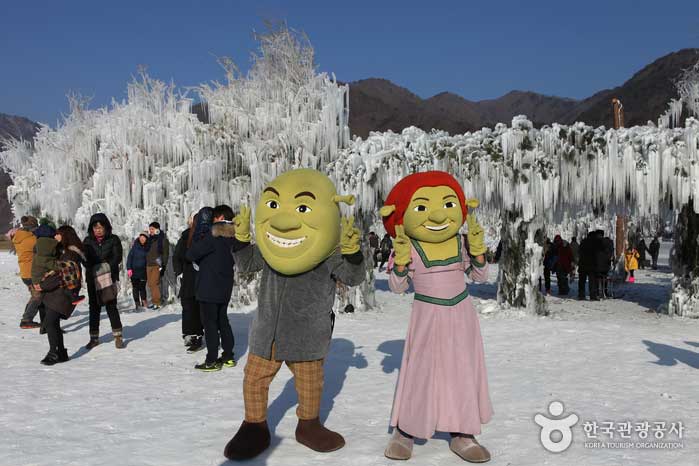 인제 빙어축제 슈렉과 피오나 캐릭터