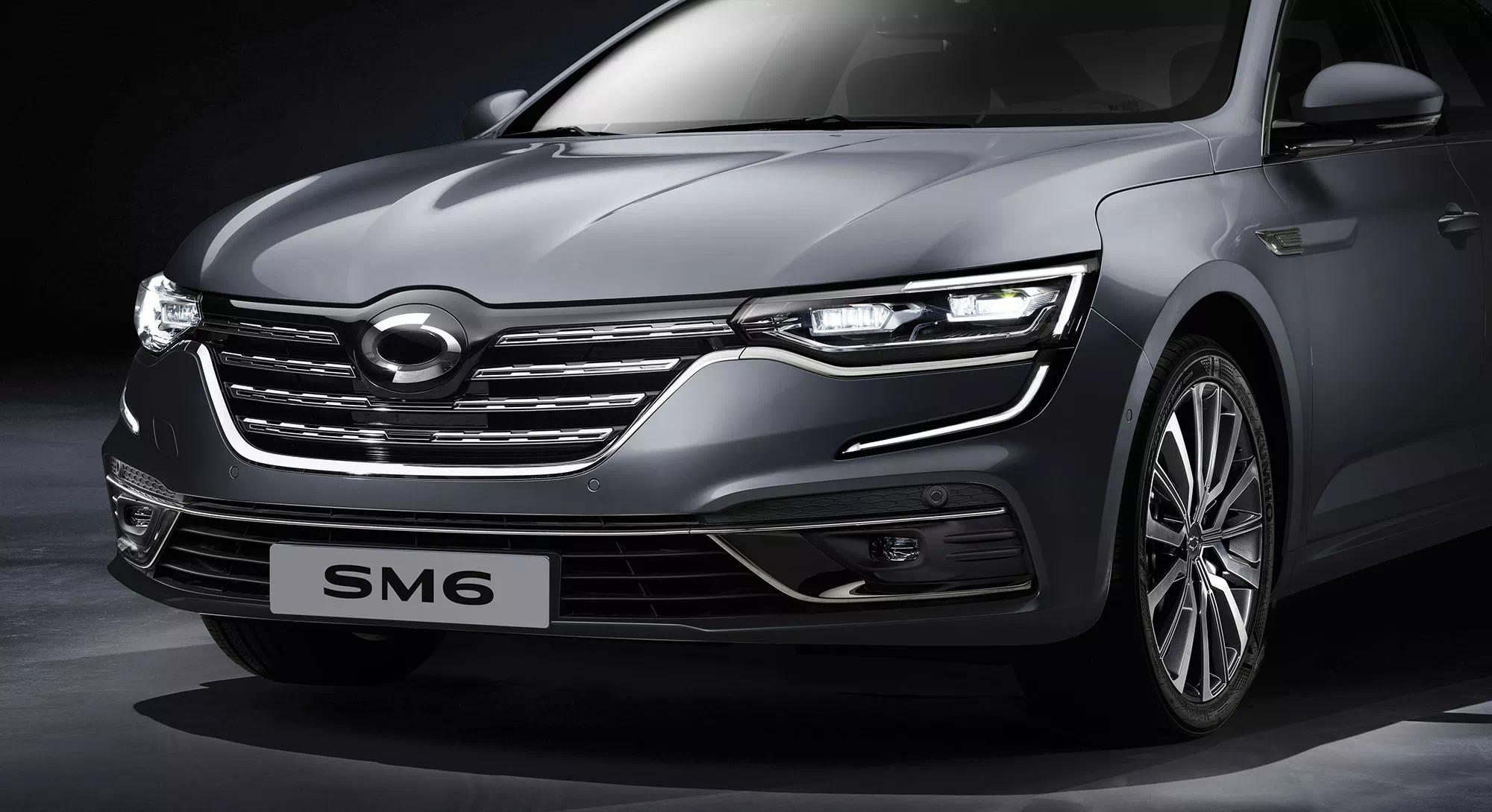 르노삼성차가 선보인 2022년형 SM6입니다.