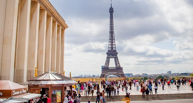 프랑스 파리에 있는 에펠탑 사진