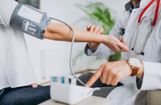 혈압 낮추는 법, 이 음식 절대 안돼요!