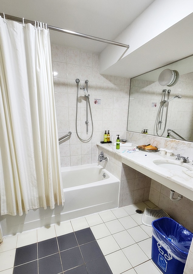 조금 낡은 욕실