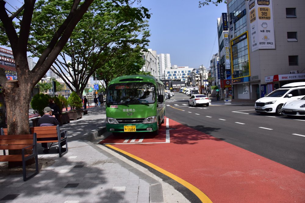 부산 도시철도 2호선 주례역 마을버스