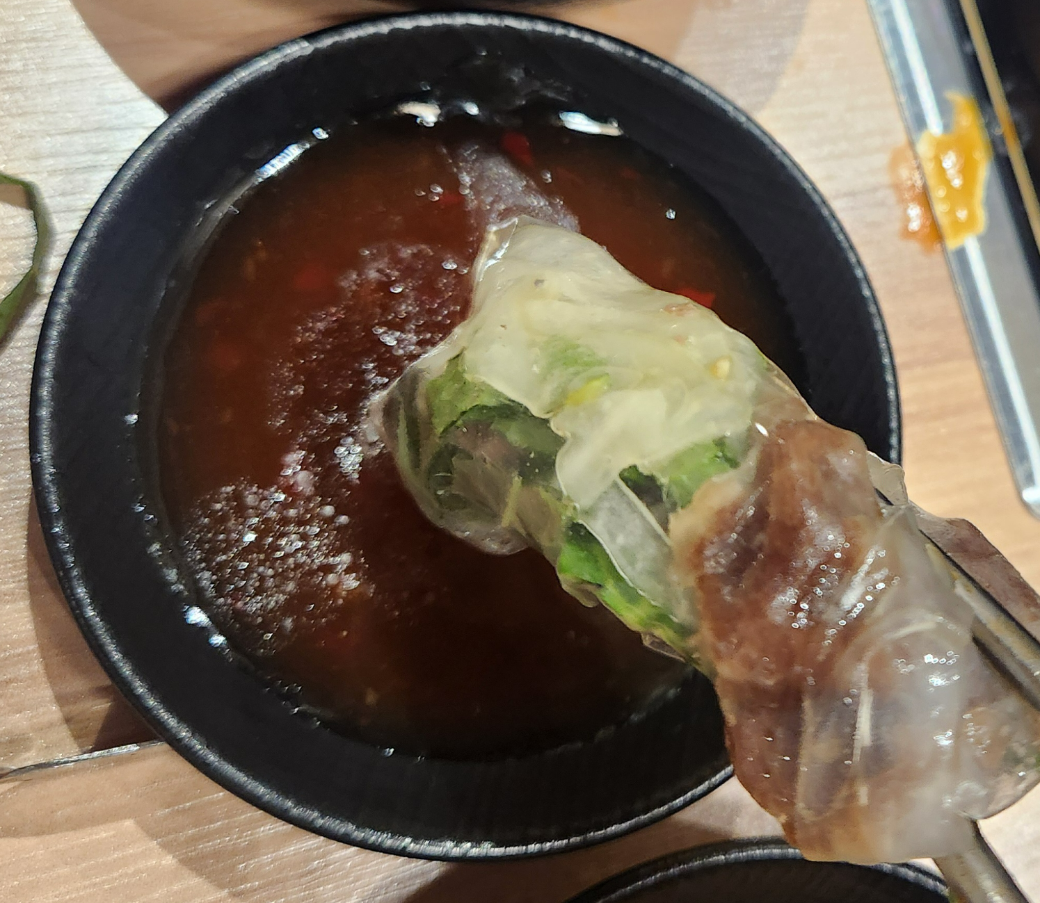 소스에 찍은 월남쌈