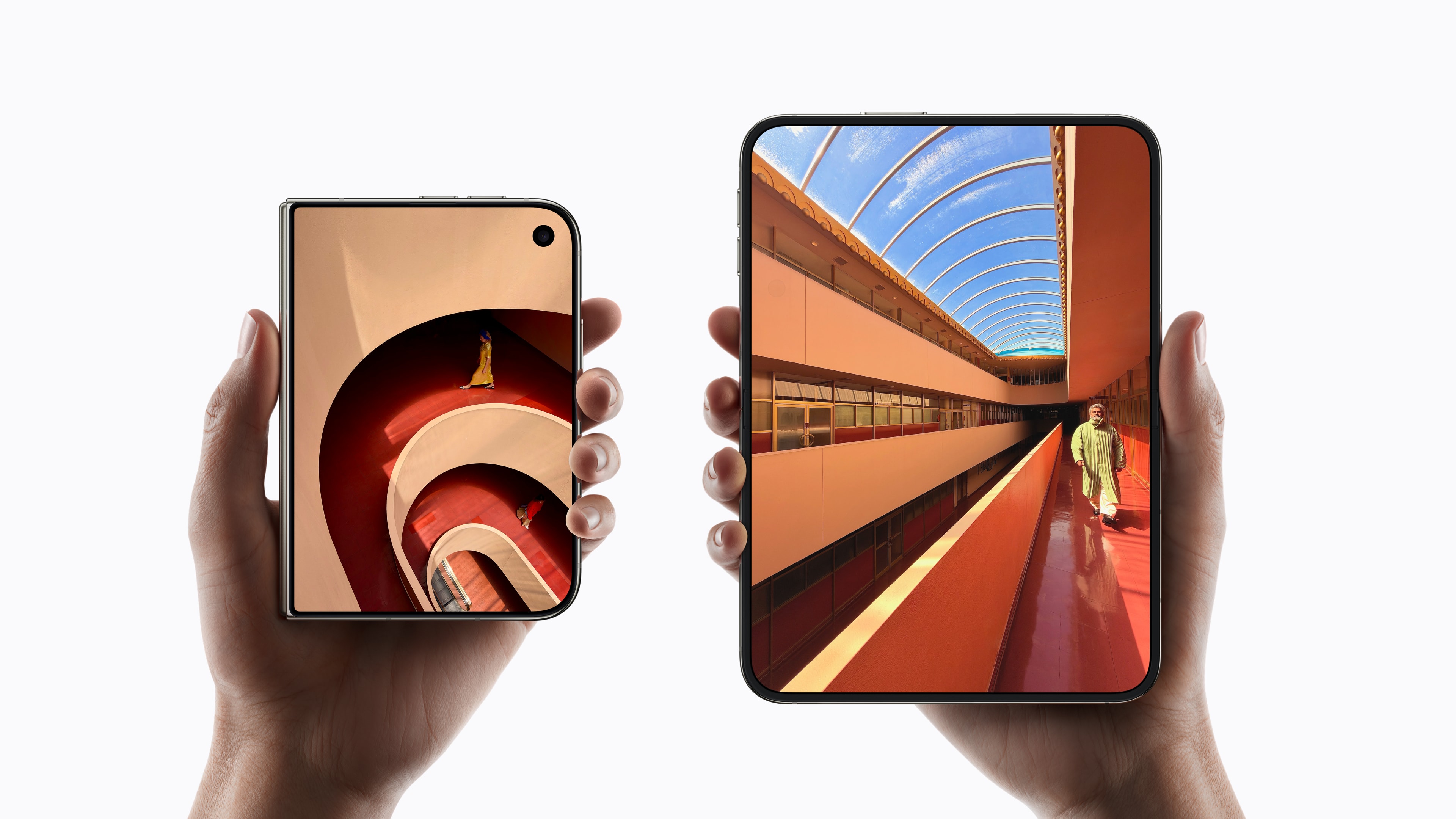 Apple 공식 아이폰 듀오 사진: 접었을 때와 펼쳤을 때의 화면 비교