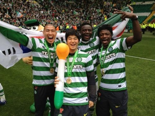 셀틱에서 활약한 기성용 차두리 선수의 모습, 셀틱은 아시아인에게 친숙한 구단이다.