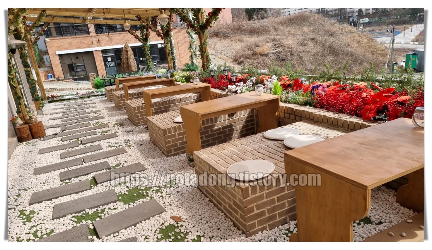 카페이히 실외 테이블