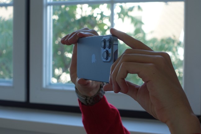 MZ세대를 위한 스마트폰 (카메라, 배터리, 가격)