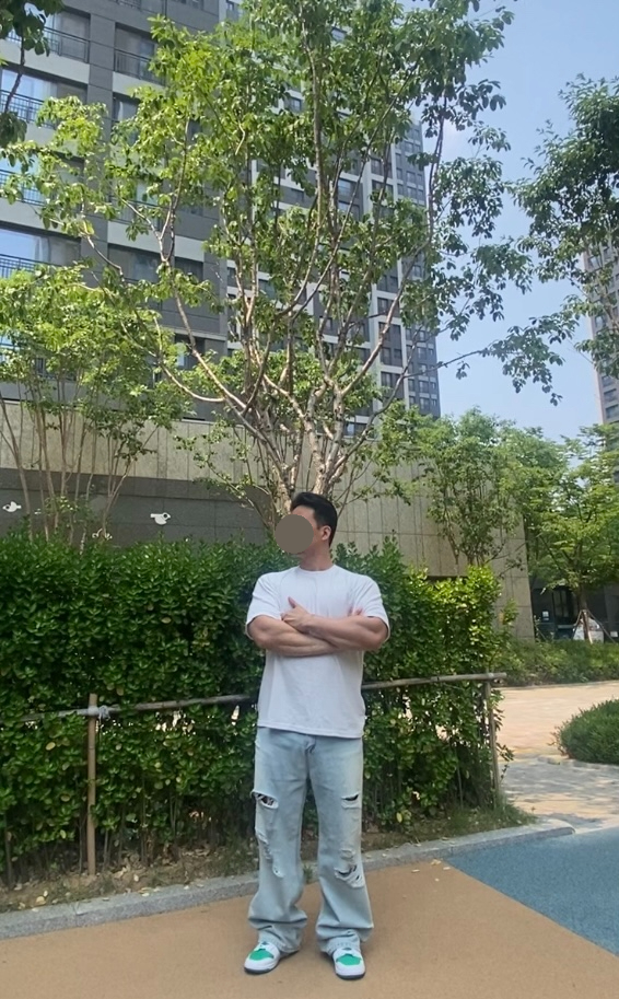 데일리룩(2024. 6. 6.)어커버 티셔츠 반팔, 에러스익셉티드 디스트레스드 데님팬츠 무파진 데미지진 연청, 나이키 덩크 하이 레트로 DV0829-300(스타디움 그린/화이트)