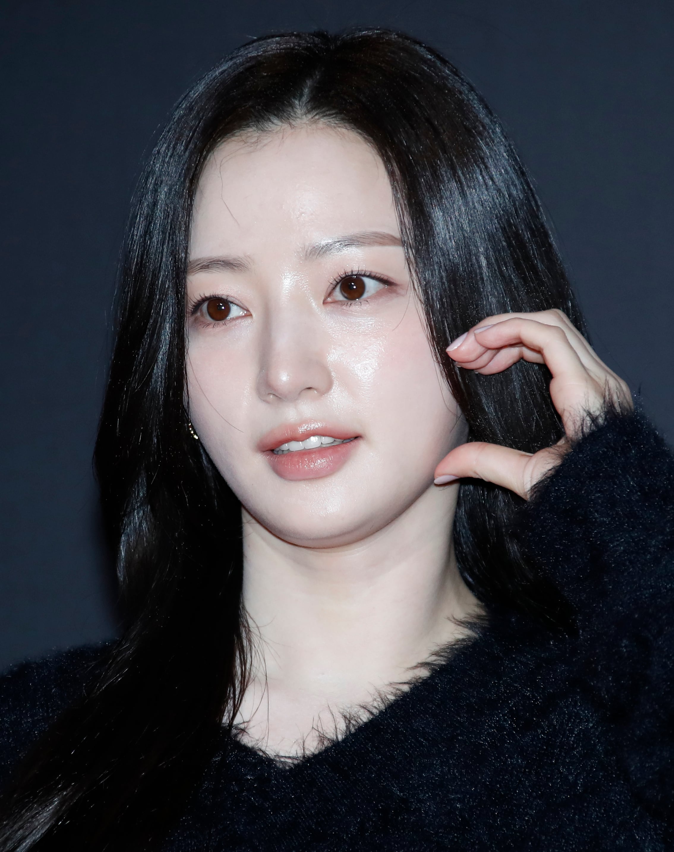 송하윤 학폭 폭로자 입국, '100억 손배소' 진실 공방 2막 시작되나