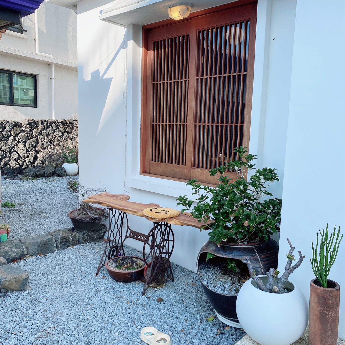 제주 애월 고내포구 보라지붕 주택개조 카페달력