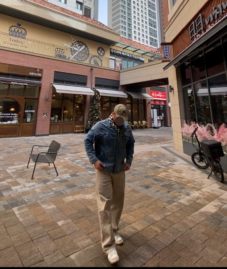 데일리룩('25. 12. 17.)폴로 더블알엘 가먼트다잉 트윌볼캡, 더매드니스 체커보드 머플러, 칼하트 빈티지 청자켓, 무신사스탠다드 가먼트다잉 데님팬츠, 나이키 블레이저로우 77