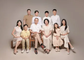 가족 사진 기념일 실내 조명 반사판 따뜻하게 찍기_5