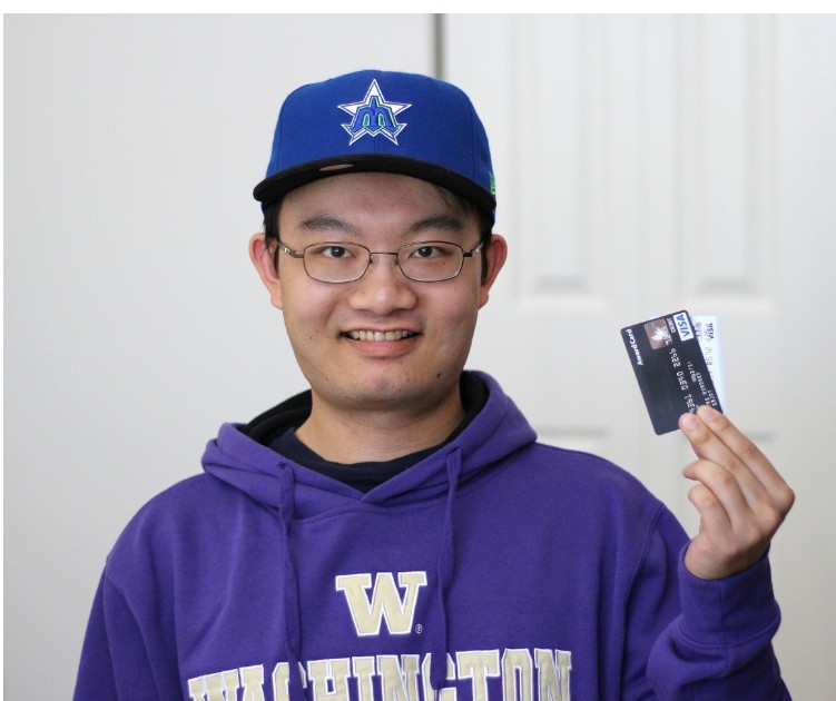 카드 무이자할부 결제하는 사람