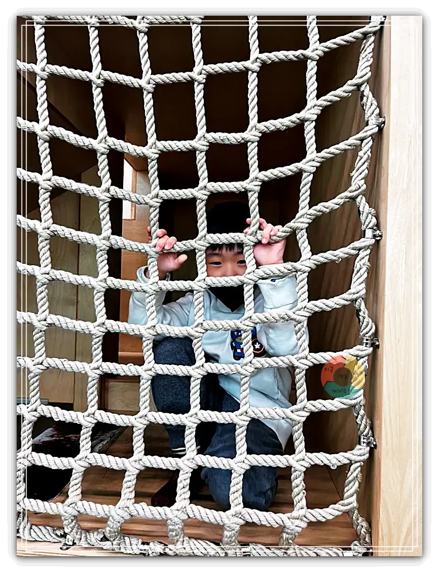 서대문자연사박물관_도서관-다락방공간-그물망