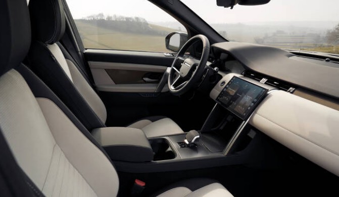 [신차출시 외관 실내 주행성능 안정성] 랜드로버 디스커버리 스포츠 부분변경