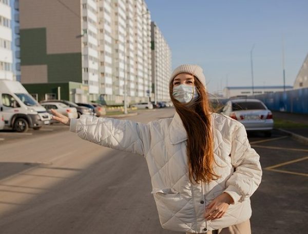 코로나19 마스크쓴 사람