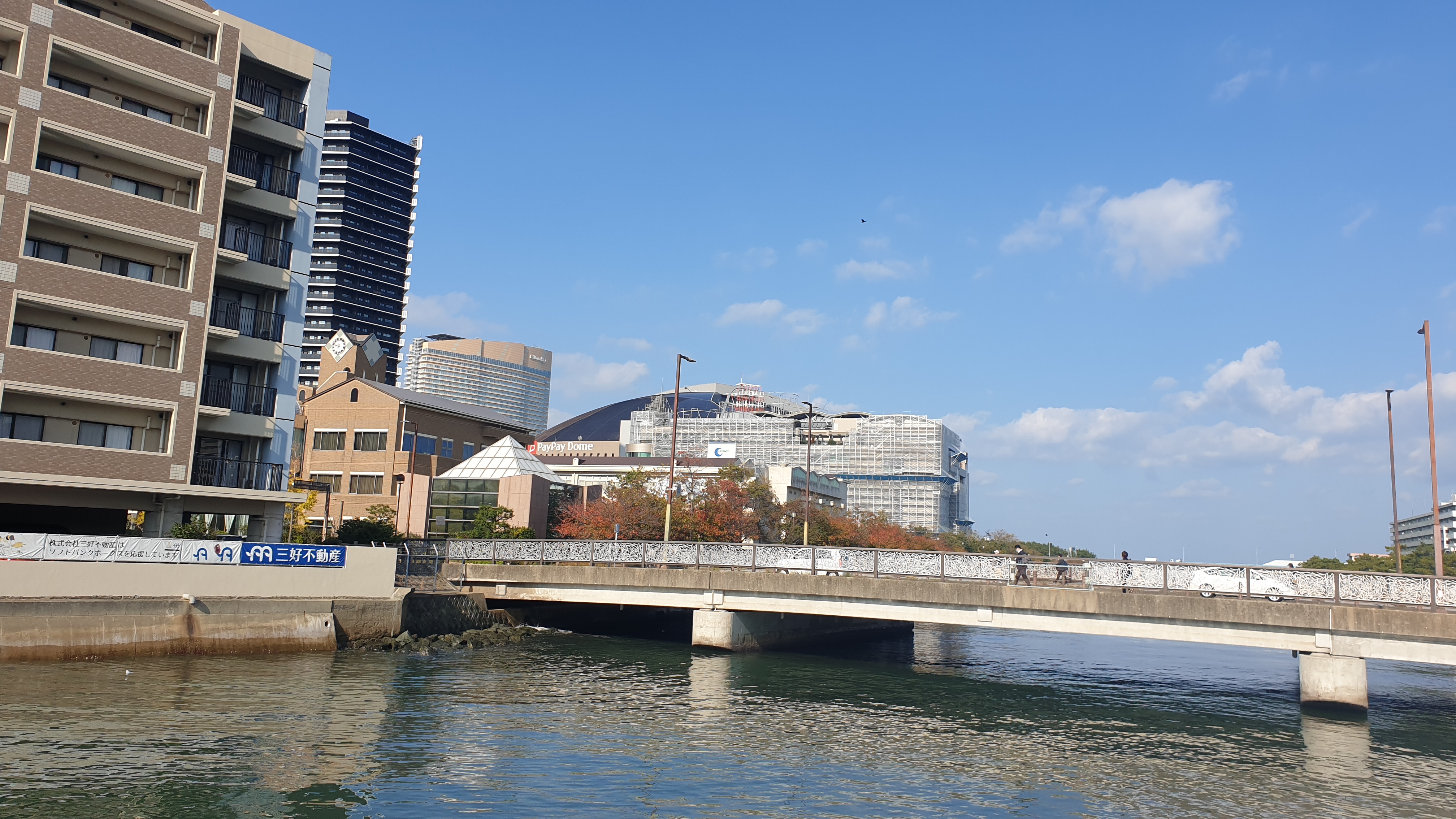 후쿠오카돔 가는길 안내 길건너편 모습
