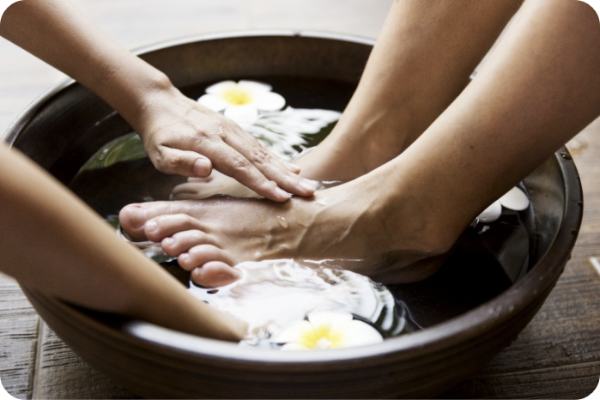 잠잘 때 발이 시리고 차가워지는 수족냉증의 원인과 치료방법 그리고 예방법