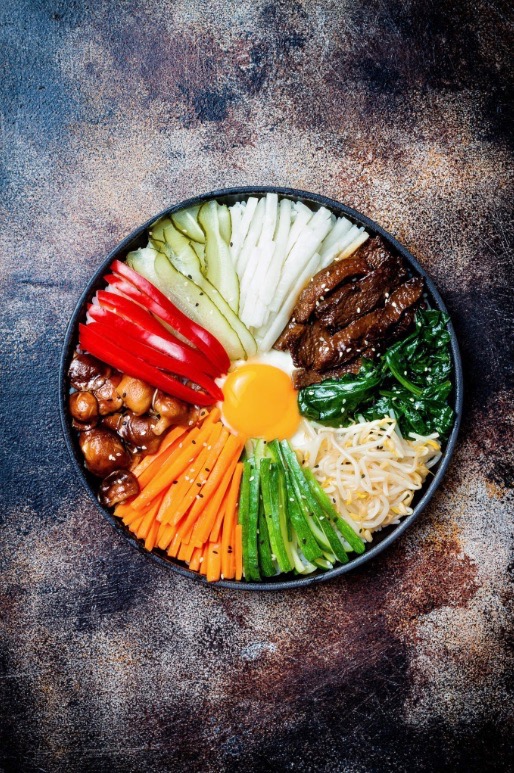 봄동 비빔밥 아채는 골고루