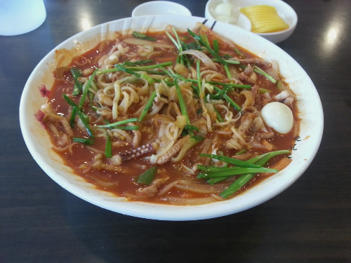 고기짬뽕 곱배기 휘저은 모습