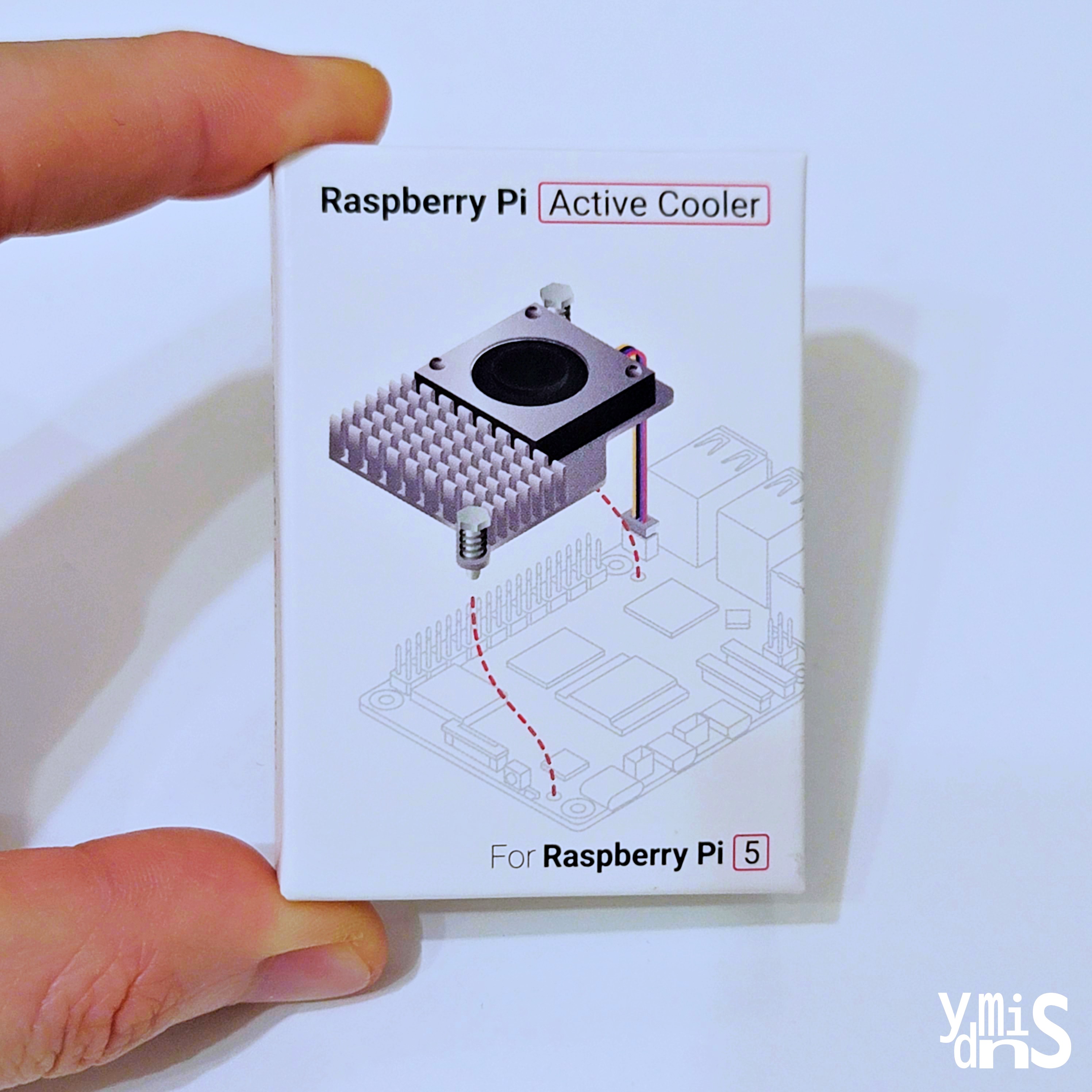 Personla Server Build - Raspberry Pi 초기 세팅 - Active Cooler를 들고 있는 모습이다.