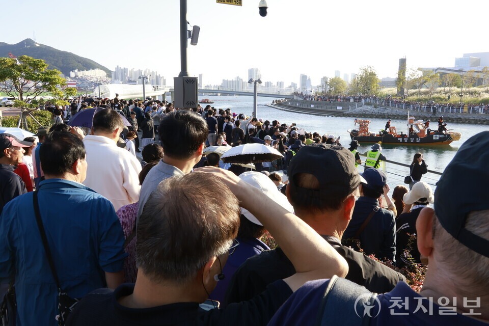 부산 부캉이 멸종위기종 암컷 흑상어
